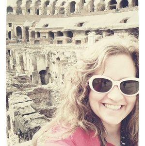 Meet your Posher, Julie